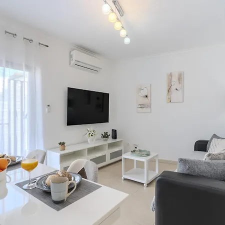 Apartment #368 T2 Sea View & Terrace *