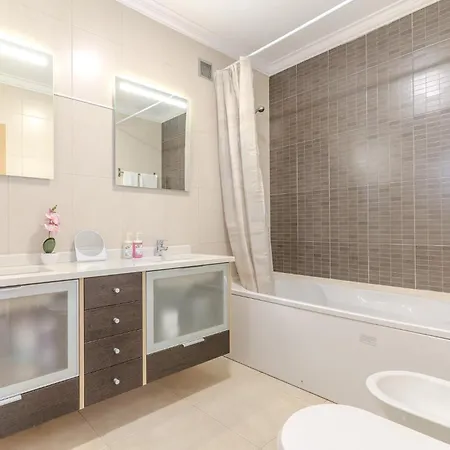 Apartment #368 T2 Sea View & Terrace *